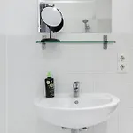 Schoenhouse Street Aparthotel 4*