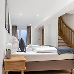 Schoenhouse Street 4*
