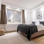 Schoenhouse Street 4*