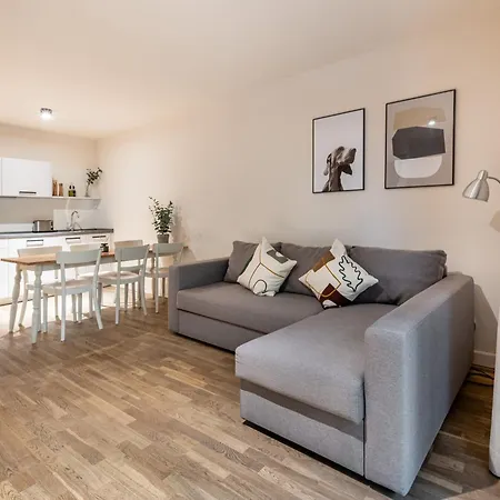 Schoenhouse Street 4*