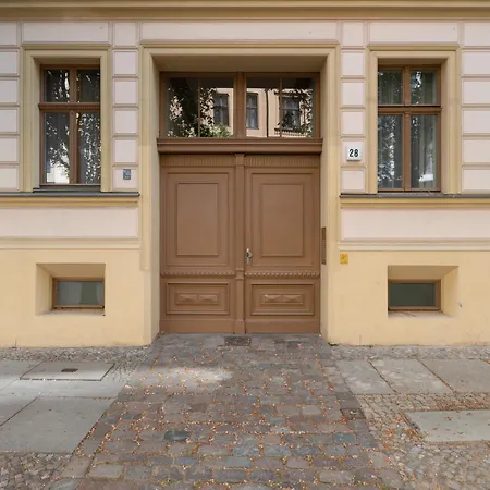 Schoenhouse Street ברלין