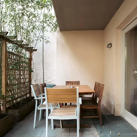 מלון דירות Schoenhouse Street *