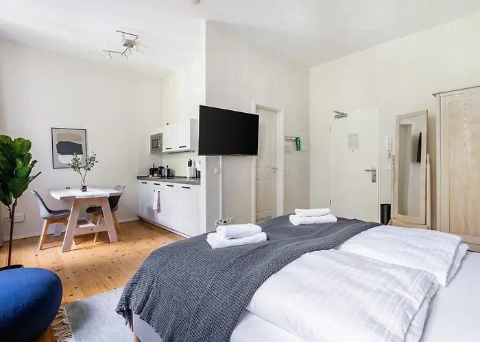 Schoenhouse Street 4* ברלין