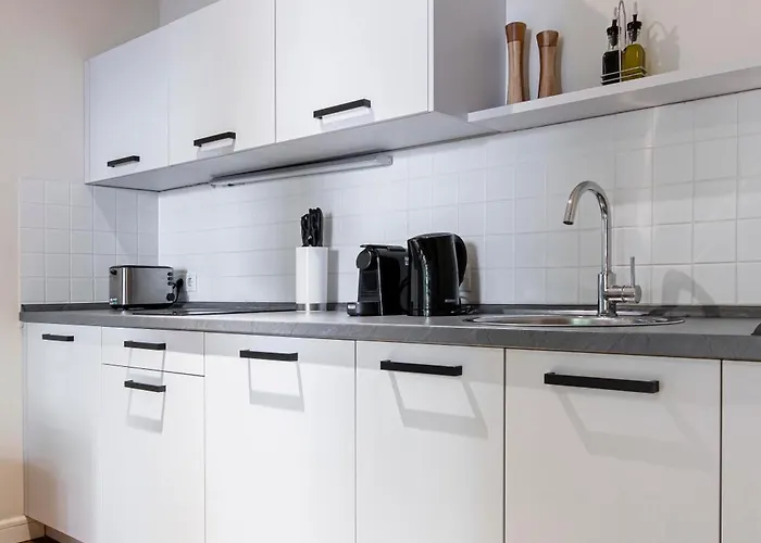 Schoenhouse Street 4* ברלין