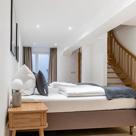 Schoenhouse Street 4*