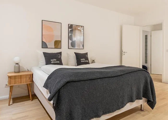 Schoenhouse Street 4*