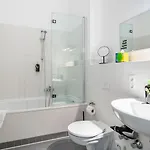 Schoenhouse Street Aparthotel 4*