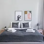 Schoenhouse Street 4*