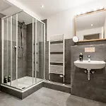 Schoenhouse Street 4*