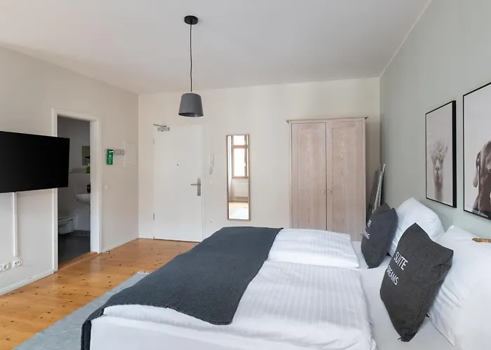 Schoenhouse Street 4*